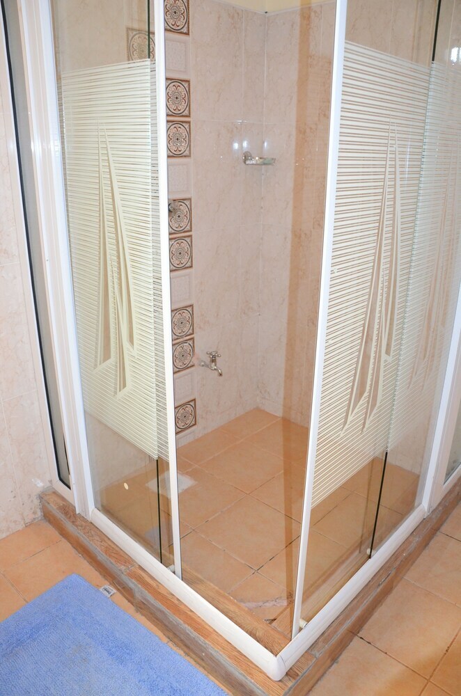Hotel Chestnut Homes Kenya