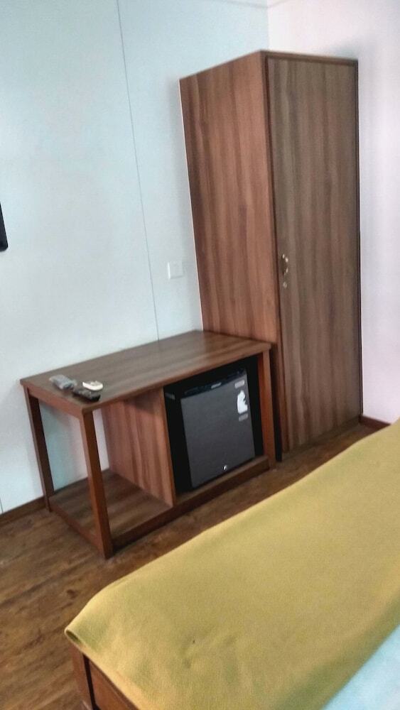 Carlton Hotel