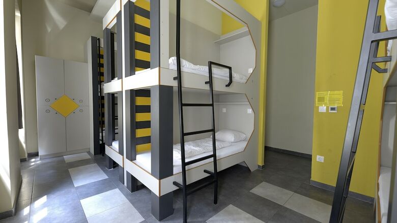 Hostal The Hive Party Hostel