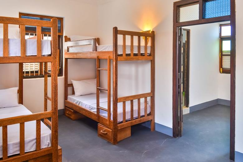 Hostal Zlife Hostel