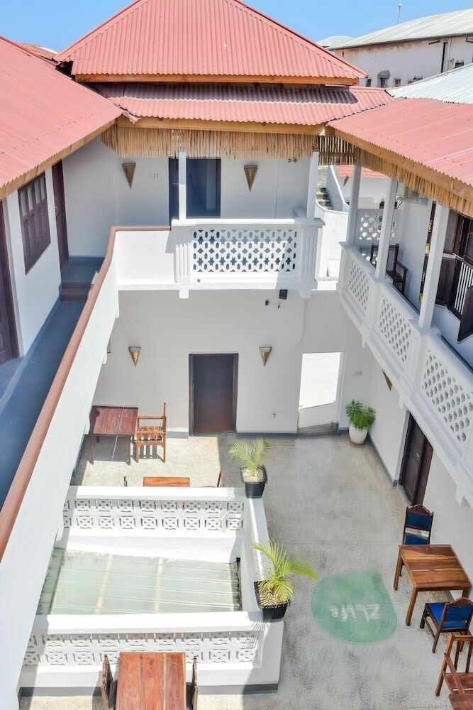 Hostal Zlife Hostel