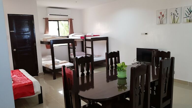 Hotel Spacious Private Apartment At Laorenza Residences