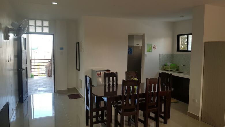 Hotel Spacious Private Apartment At Laorenza Residences