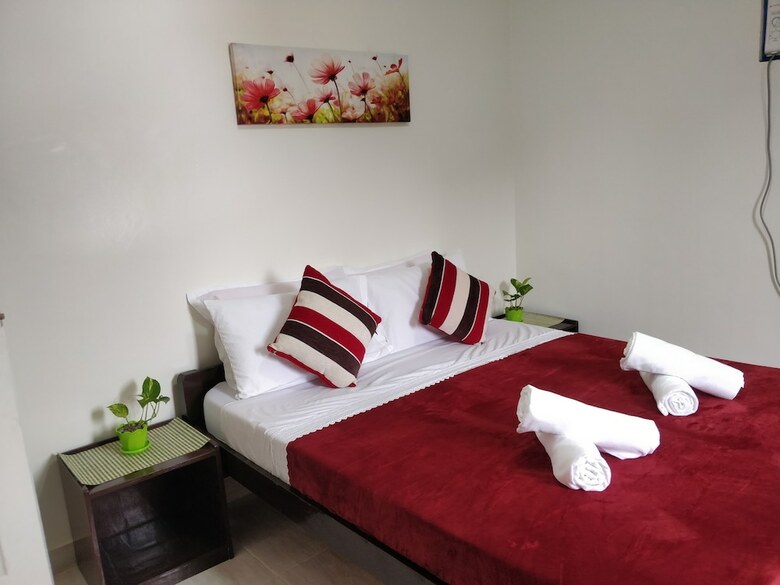 Hotel Spacious Private Apartment At Laorenza Residences