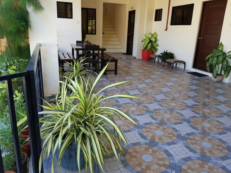 Hotel Spacious Private Apartment At Laorenza Residences