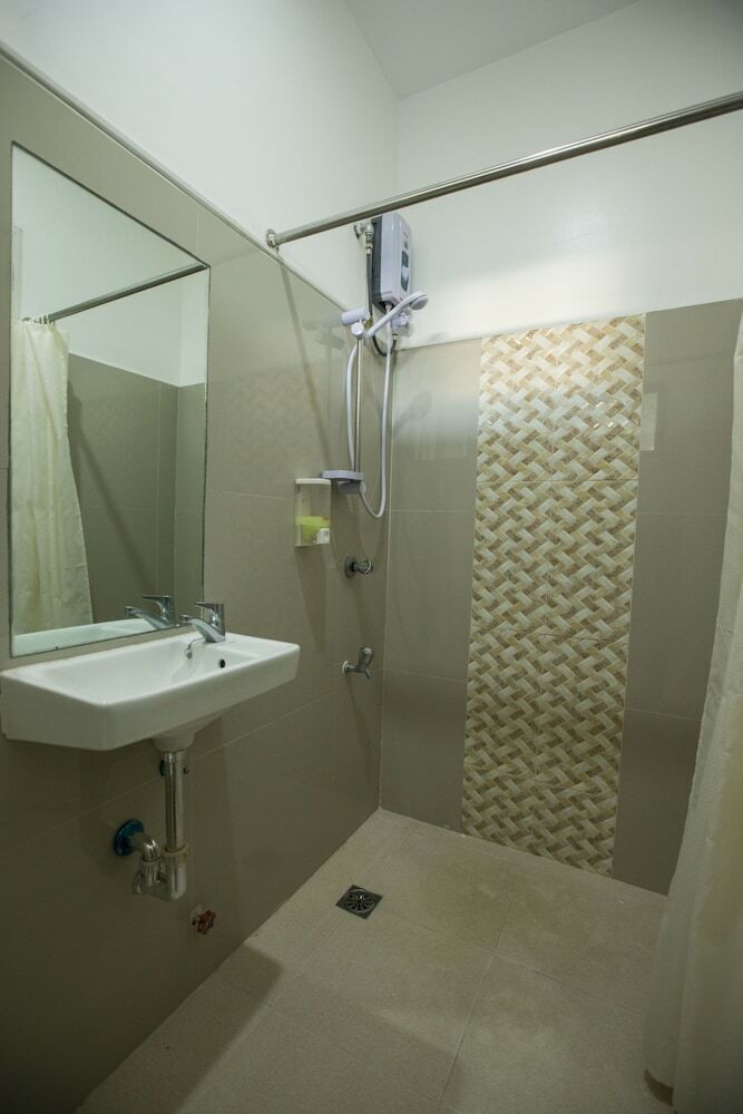 Hotel Spacious Private Apartment At Laorenza Residences