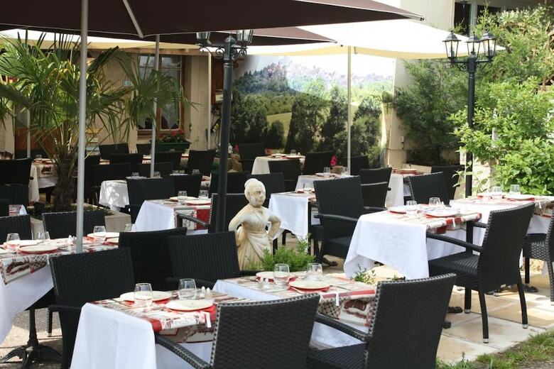 Hotel Le Relais Du Morvan