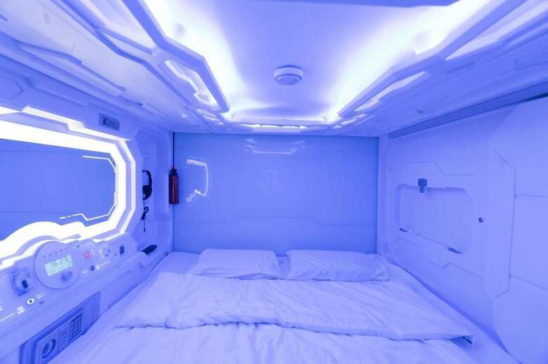 Seaview Capsule Hotel - Hostel