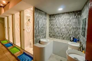 Seaview Capsule Hotel - Hostel