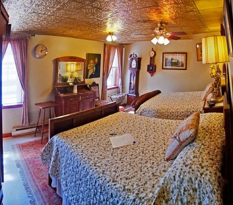 Bed & Breakfast Old Winterport Commercial House