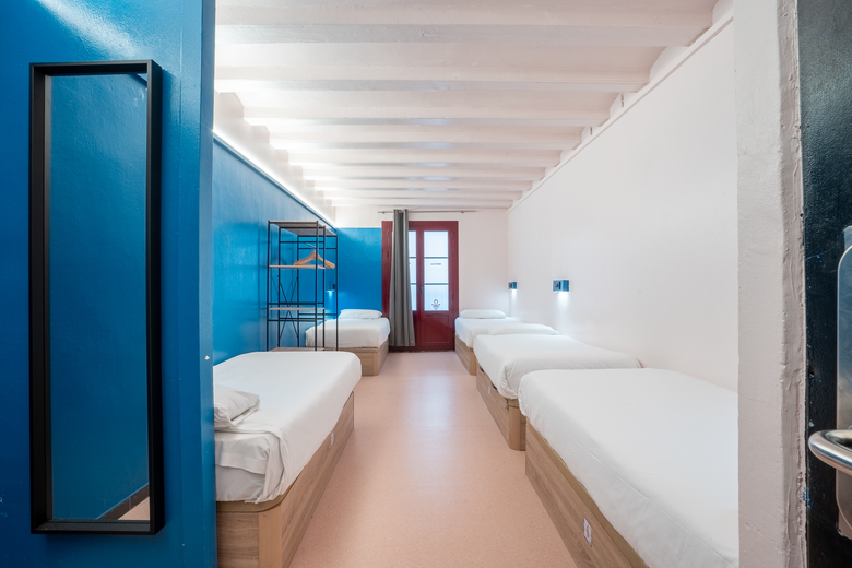 Hostal Ideal Youth Hostel