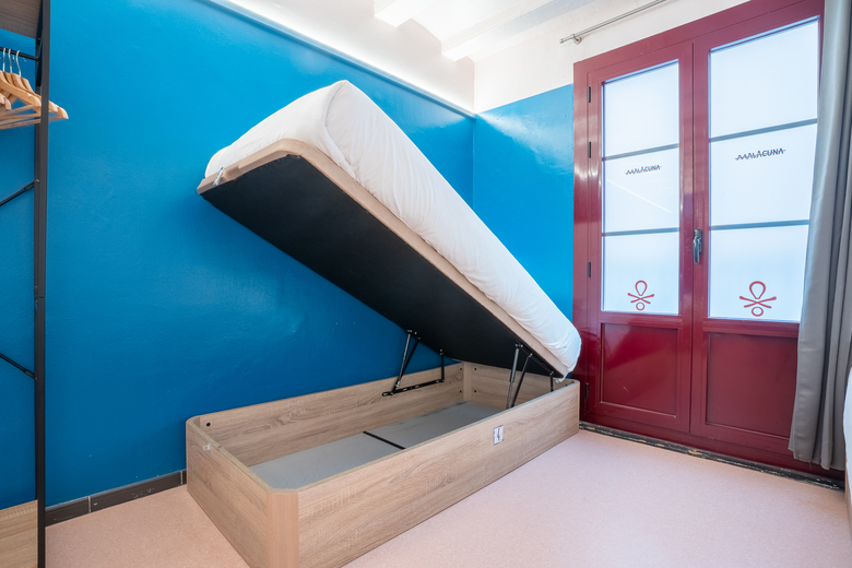 Hostal Ideal Youth Hostel