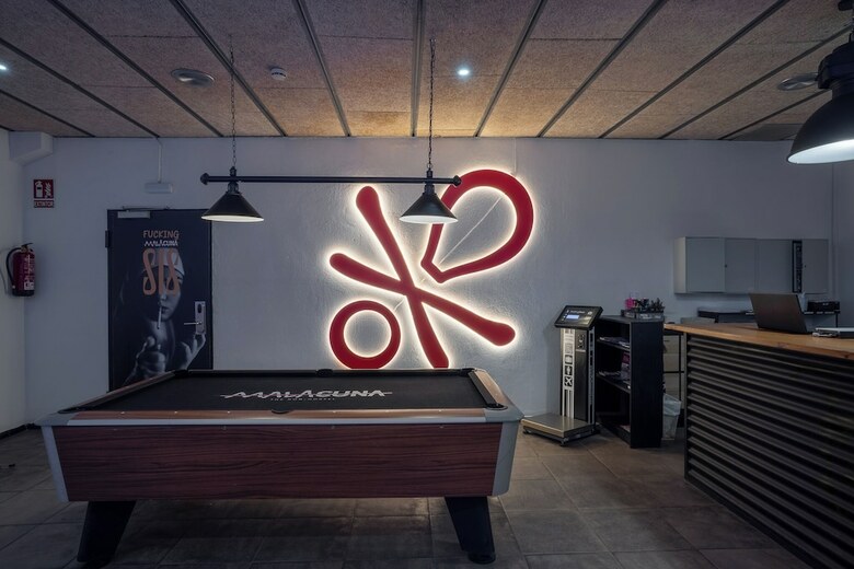 Hostal Ideal Youth Hostel