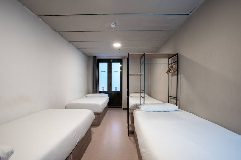 Hostal Ideal Youth Hostel