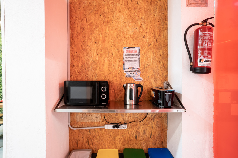 Hostal Ideal Youth Hostel