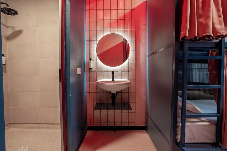 Hostal Ideal Youth Hostel