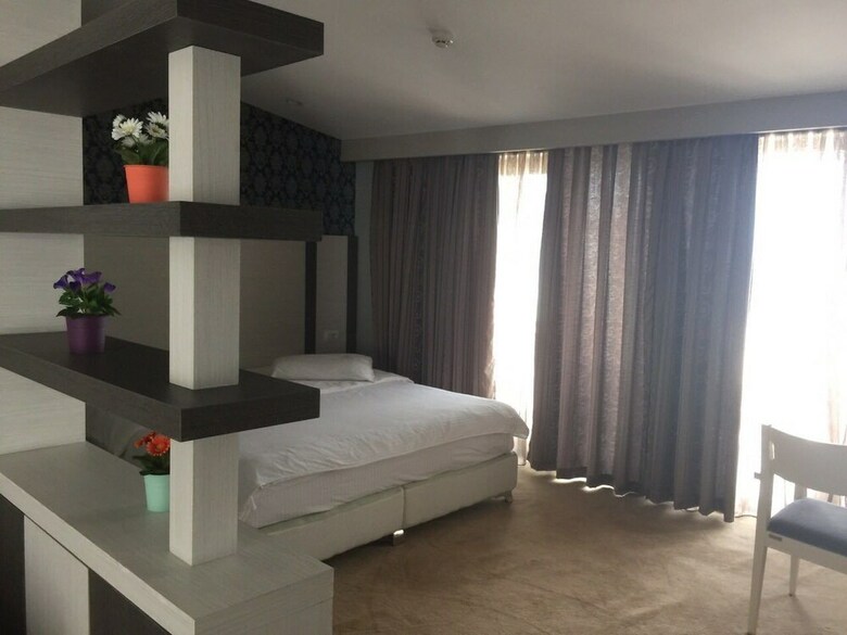 Hotel 1 Maji
