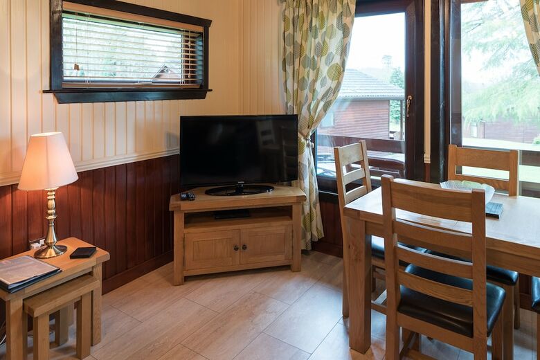 Birch 18 With Hot Tub, Newton Stewart