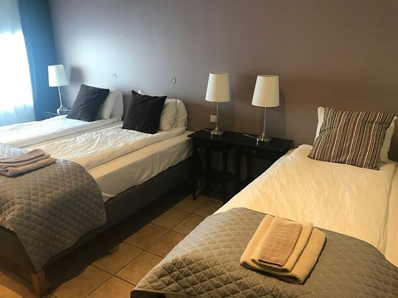 Hotel H�tel Rj�kandi
