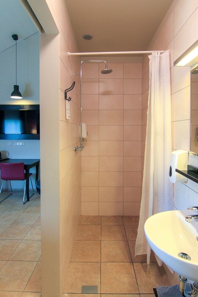 Hotel H�tel Rj�kandi