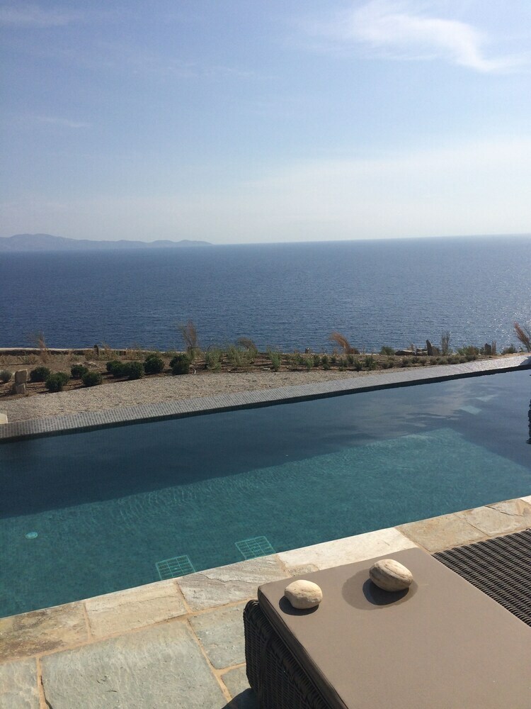 Vathi Bleu Private Villas