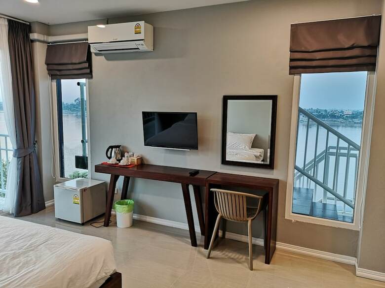 Samoar Riverside Hotel