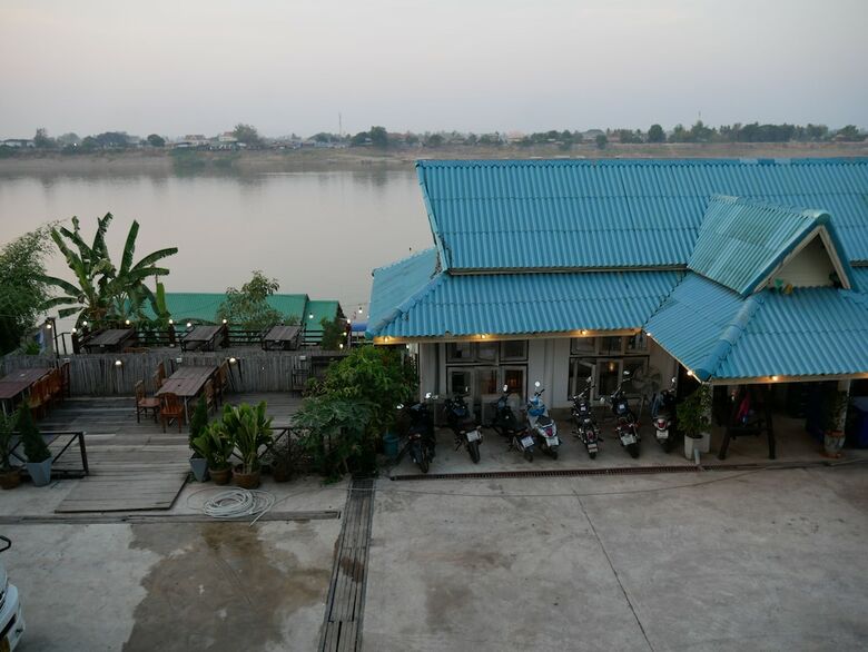 Samoar Riverside Hotel