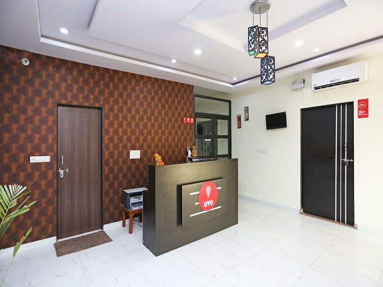 Oyo 9649 Hotel Vijay Palace