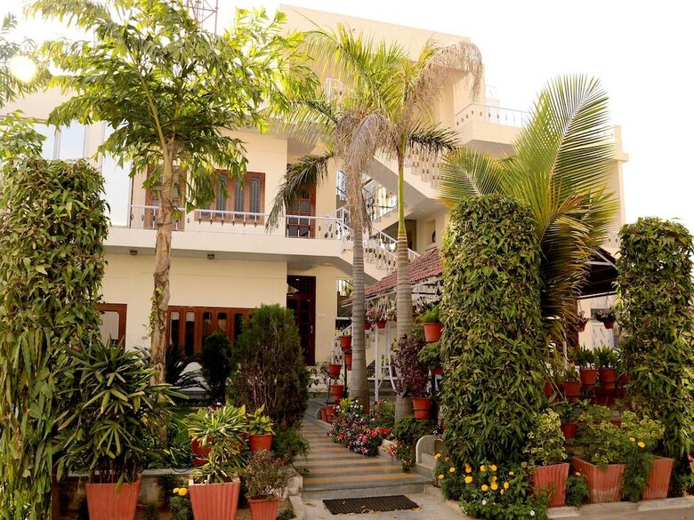Hotel Oyo 4492 Home Stay Sukh Vilas