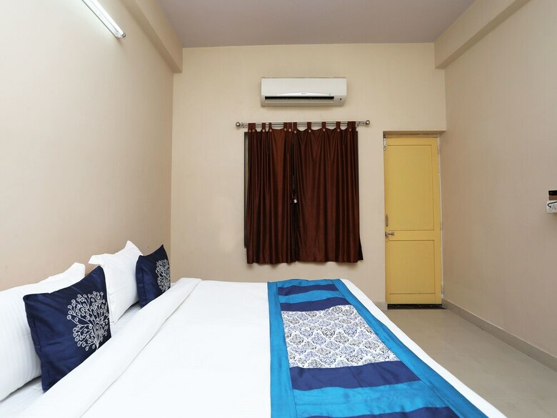 Oyo 10422 Hotel Udai Garh Palace