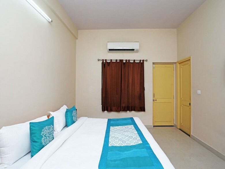 Oyo 10422 Hotel Udai Garh Palace
