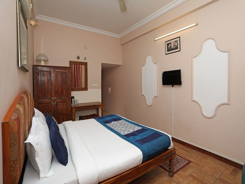 Oyo 9900 Hotel Pioneer Plaza