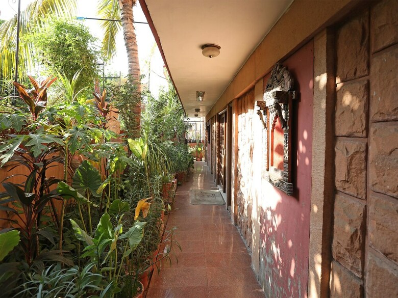 Oyo 9900 Hotel Pioneer Plaza