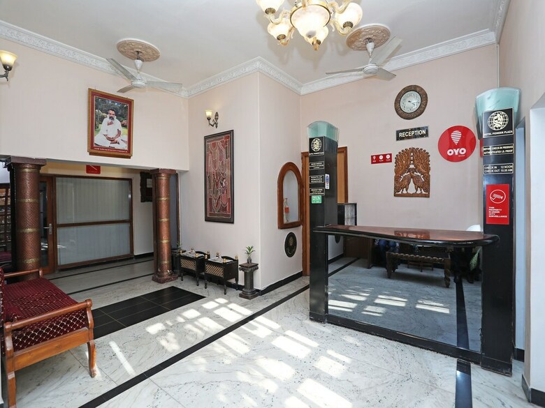 Oyo 9900 Hotel Pioneer Plaza