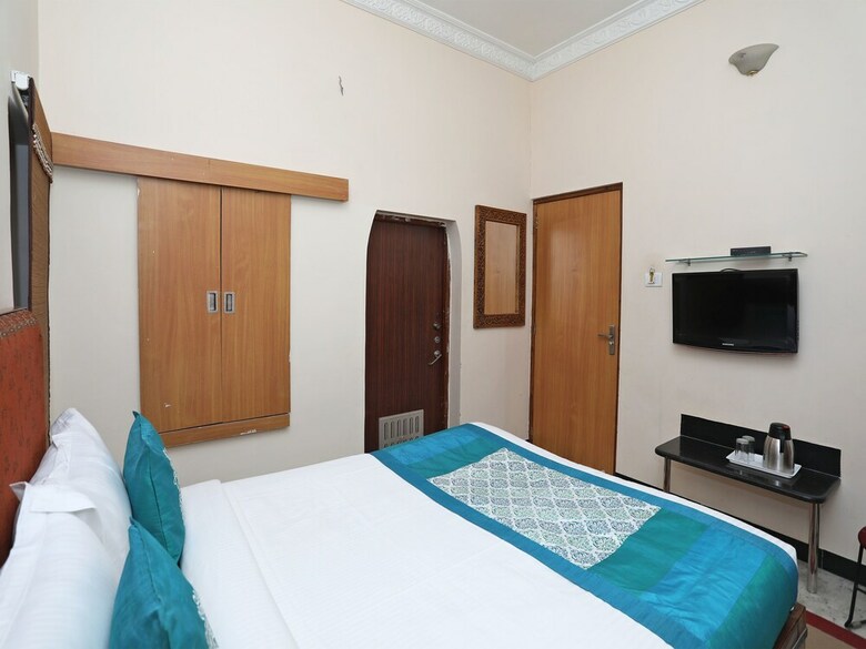Oyo 9900 Hotel Pioneer Plaza