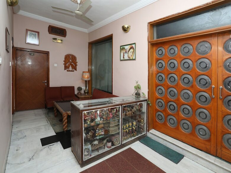 Oyo 9900 Hotel Pioneer Plaza