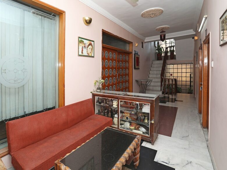 Oyo 9900 Hotel Pioneer Plaza