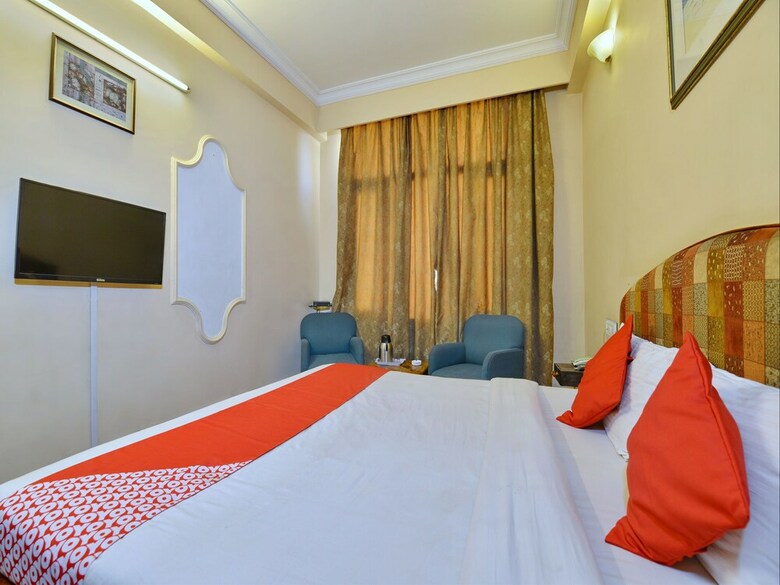 Oyo 9900 Hotel Pioneer Plaza