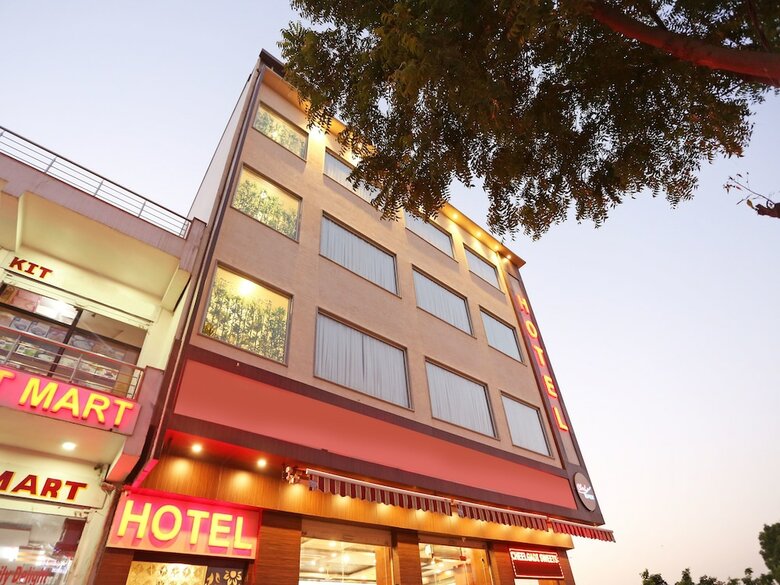 Oyo 9753 Hotel Cheelgadi