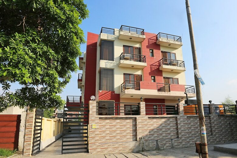 Hotel Oyo Flagship 238 Noida Sector 72