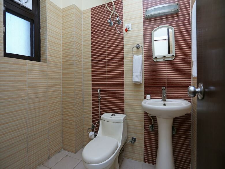 Hotel Oyo Flagship 238 Noida Sector 72