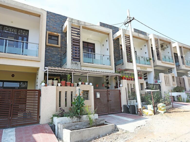 Hotel Oyo 9777 Home Duplex Studio Airport Road