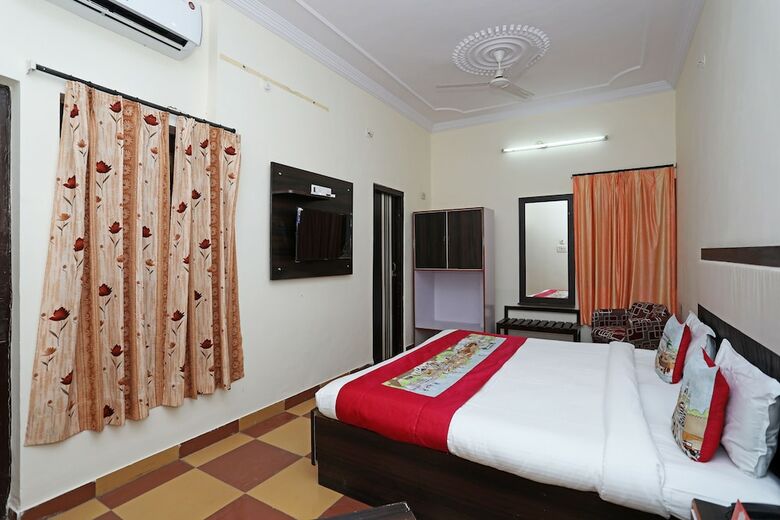 Hotel Royal Plaza Near Pushkar Lake