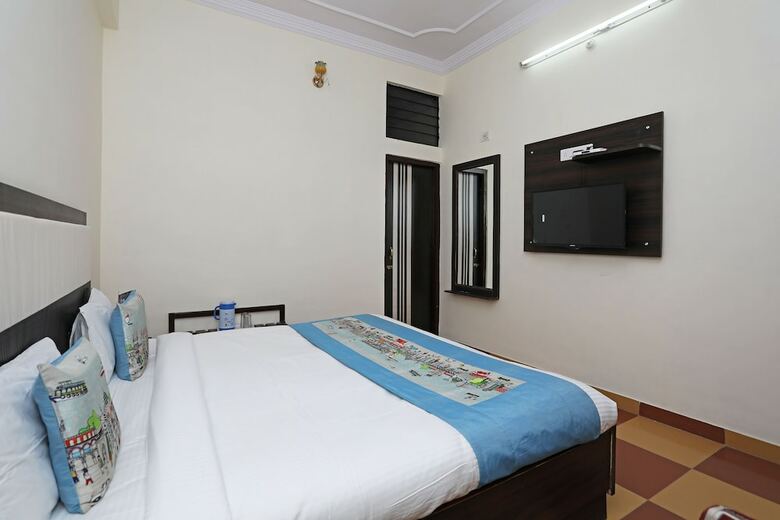 Hotel Royal Plaza Near Pushkar Lake
