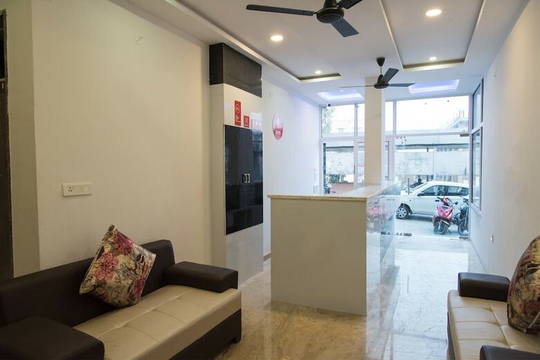 Oyo 10147 Hotel Icon