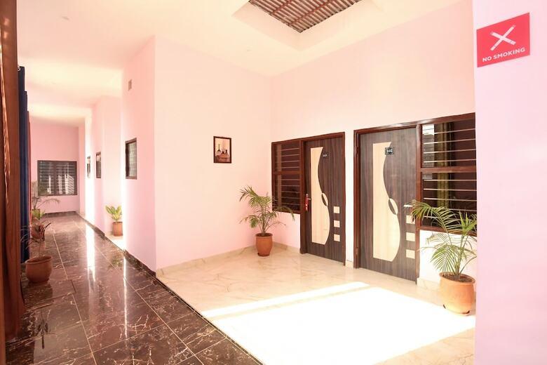 Oyo 11497 Hotel Sharnam