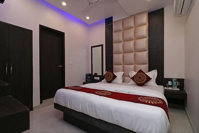 Oyo 11593 Hotel Aman Guest House