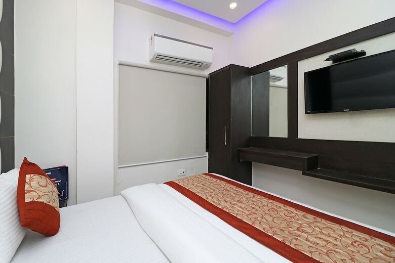 Oyo 11593 Hotel Aman Guest House