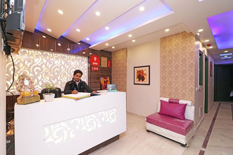 Oyo 11593 Hotel Aman Guest House