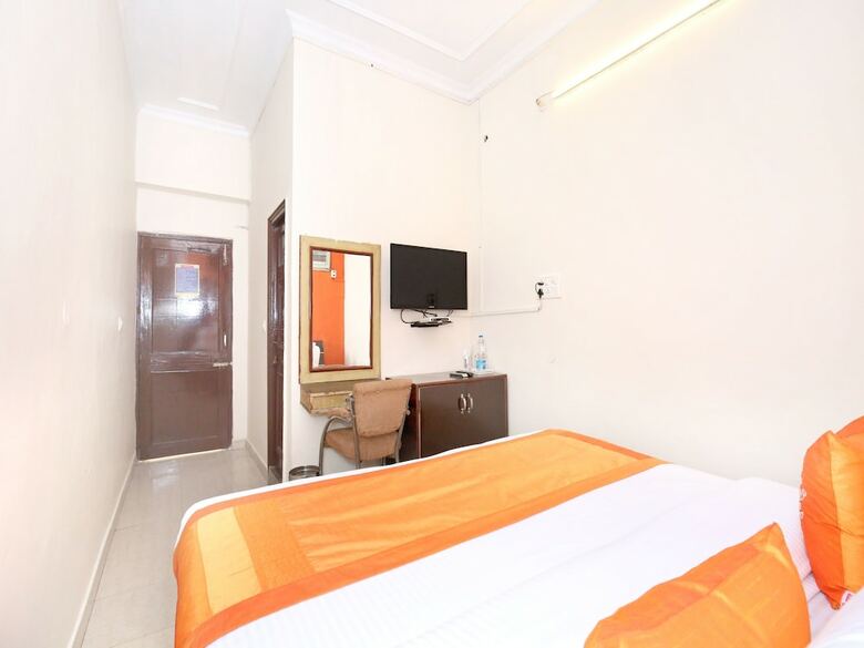 Hotel Oyo 11073 Amar Guest House